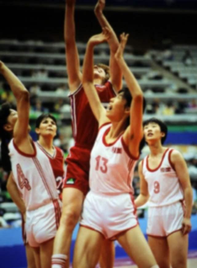 著名的女子篮球运动员有哪些？(4)