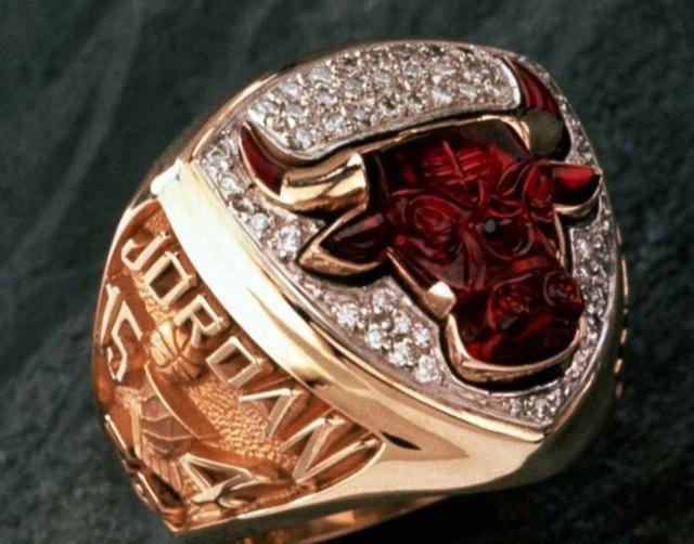 NBA篮球历史上，哪个冠军戒指设计最有创意和纪念意义？(5)