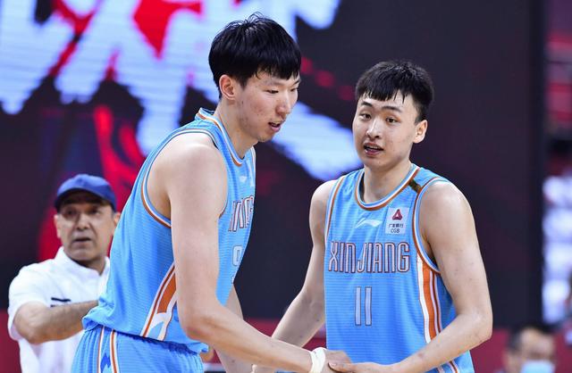中国男篮3人将离队，12人名单出现变化，杜锋最看重两位新人