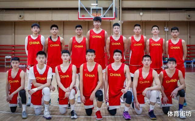 悬念揭晓，中国男篮名宿拒绝CBA俱乐部邀请，重返国家队！(3)