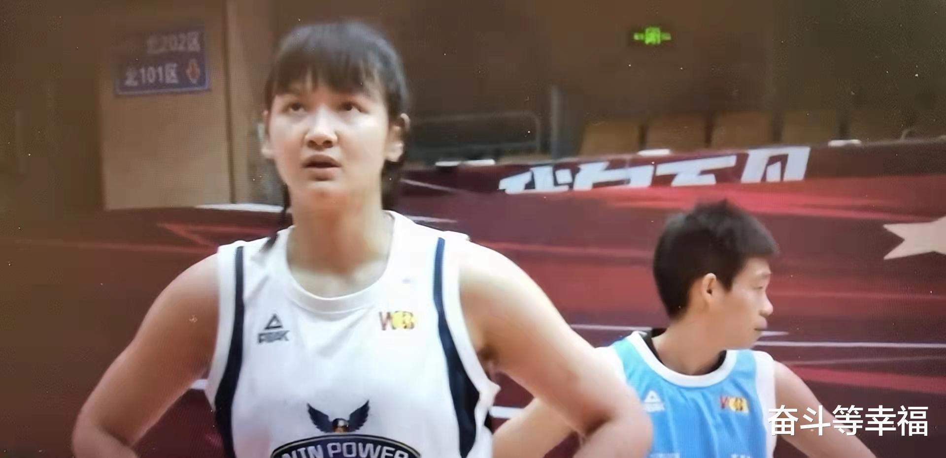 WCBA常规赛，北京女篮82比57击败河北队，郭子瑄空砍25分无力救主(4)