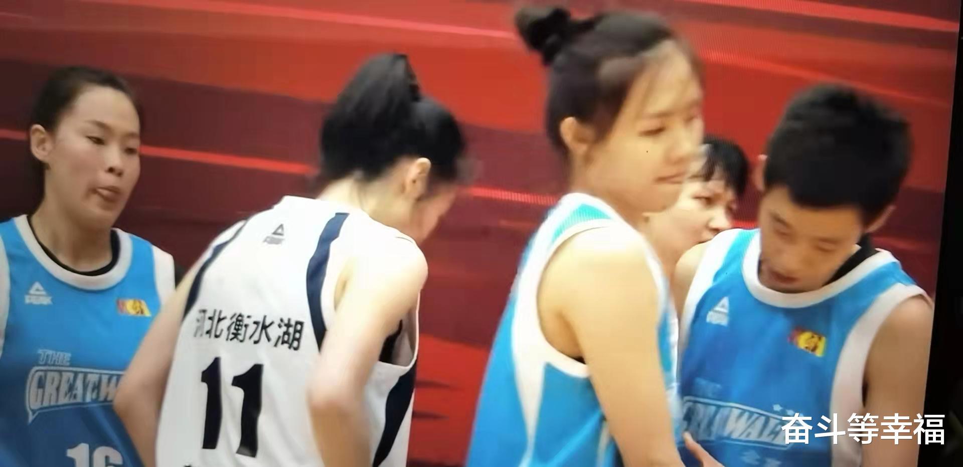 WCBA常规赛，北京女篮82比57击败河北队，郭子瑄空砍25分无力救主(7)