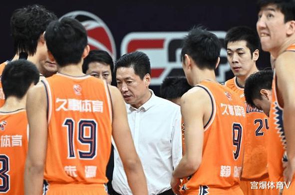 正式官宣！上海男篮裁掉球队老臣 名将离开CBA赛场(3)