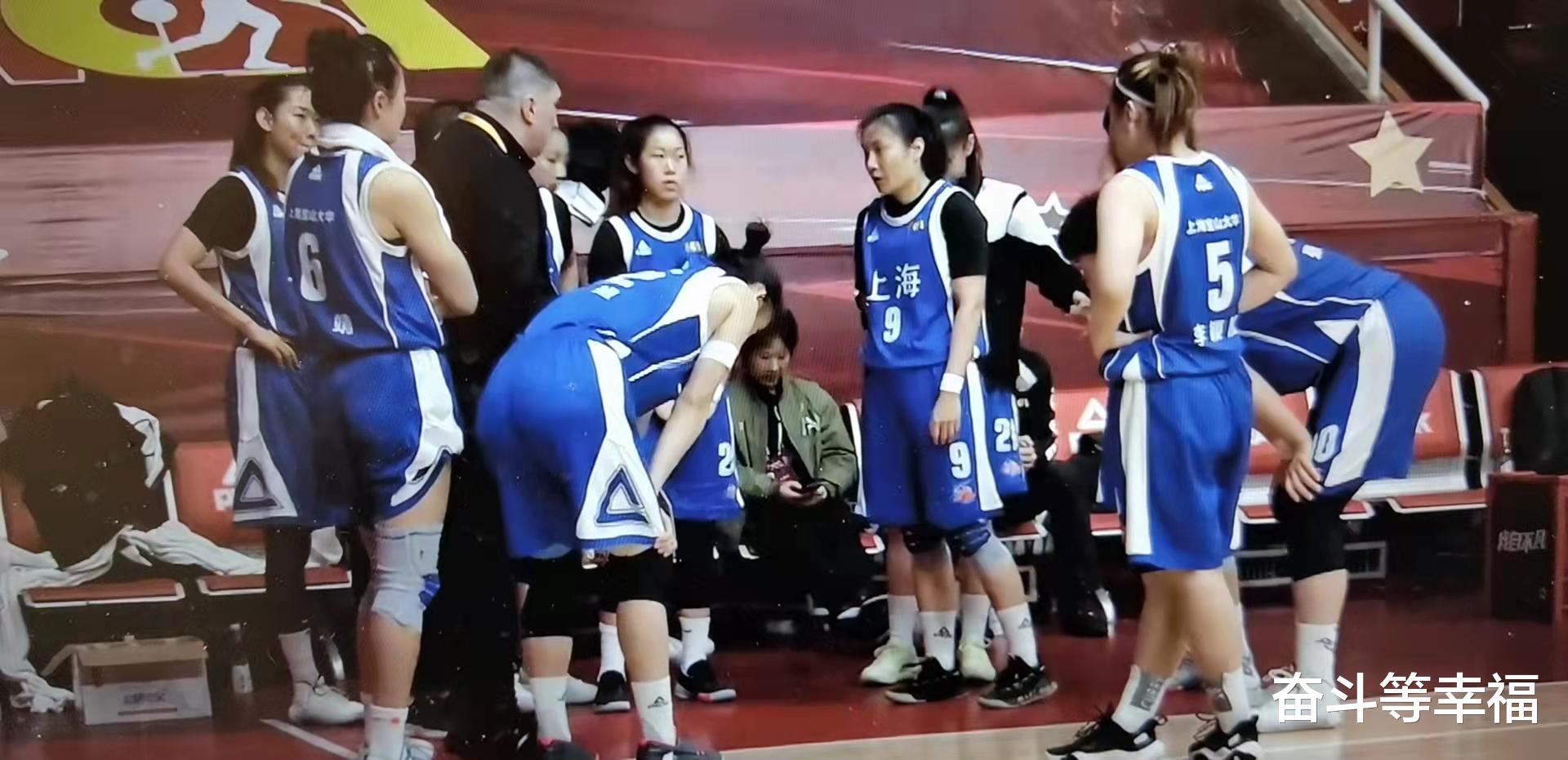 张曼曼狂砍25分，江苏女篮87比68击败上海女篮，江苏6人得分上双