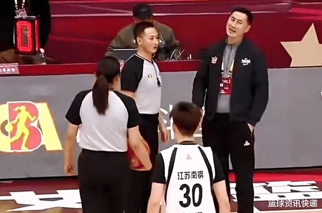 中国篮坛再现退赛事件，严惩裁判和技术台人员，姚明不能坐视不理(2)