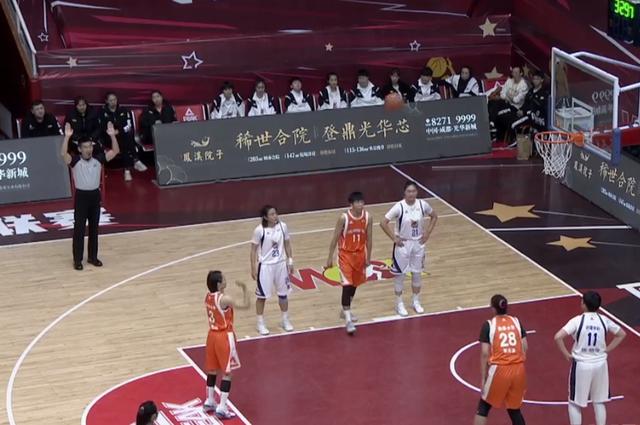 内蒙古女篮42分大胜，李月汝19分9篮板，新疆女篮无缘前四