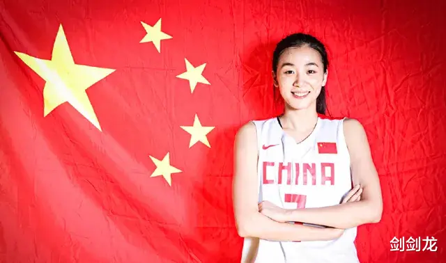 赵爽官宣退役，还不到32岁，曾被赞为“中国最美女篮运动员”(5)