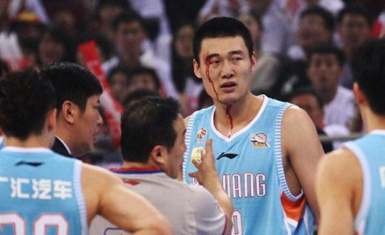 中国男篮国际正赛，第一次集体打架斗殴事件，全程长达十多分钟(9)