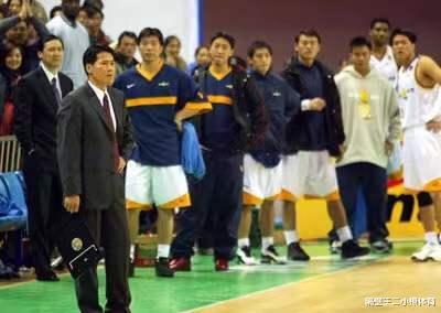 因裁判执法不公而愤怒离开？回顾台湾新浪狮篮球队的CBA之旅(6)