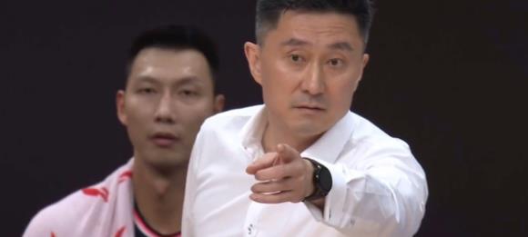 广东男篮热身赛最强阵容浮出水面，杜锋并没有让汤杰搭档易建联(2)
