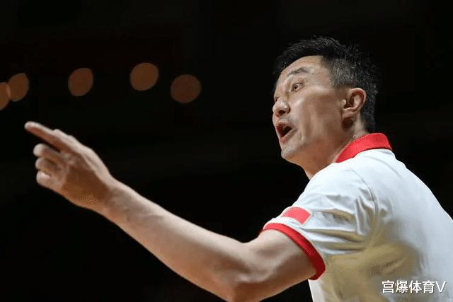 正式确定！广东宏远教练离开中国男篮 辽宁名宿不留情面