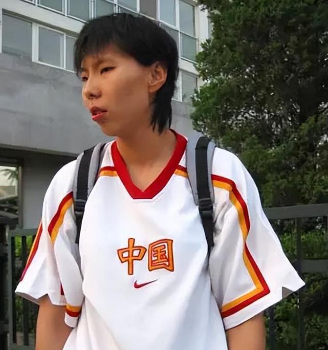 39岁中国女篮前队长陈楠：退役后嫁给公务员，生下2个儿子(5)