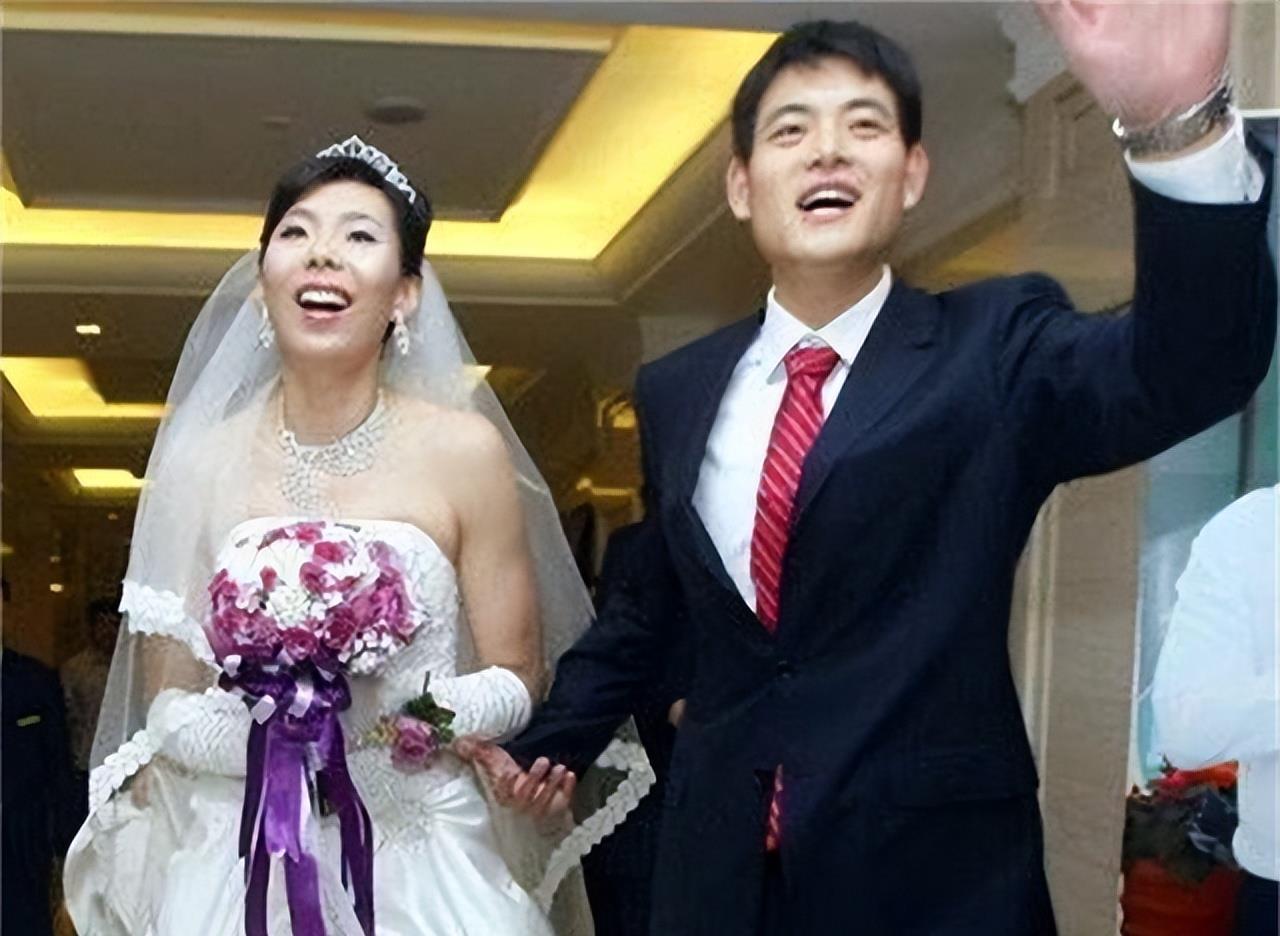 39岁中国女篮前队长陈楠：退役后嫁给公务员，生下2个儿子(18)
