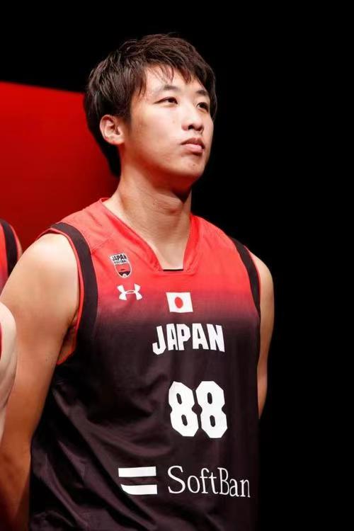中国篮坛天才入日本国籍，以打败中国男篮为荣，如今想回CBA发展