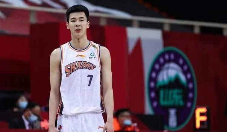 中国男篮四人参加NBA选秀，结果全军覆没，只有在夏联证明自己了(2)
