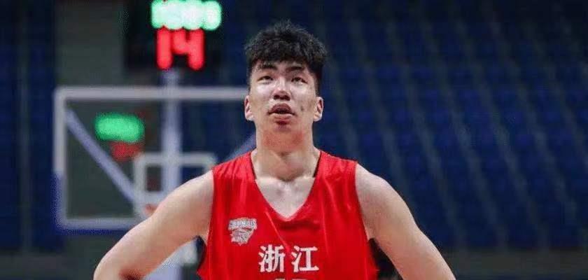 中国男篮四人参加NBA选秀，结果全军覆没，只有在夏联证明自己了(4)