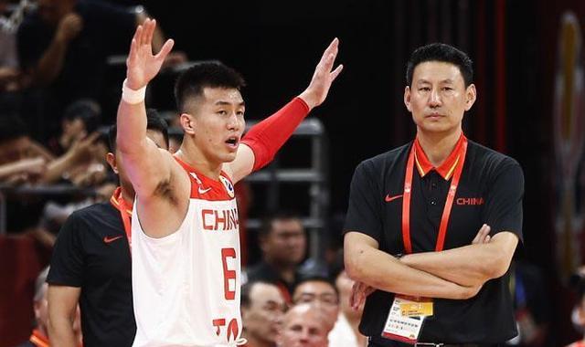 看五任中国男篮主教练对郭艾伦的评价！太犀利了，不适合打控卫(5)