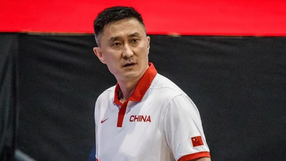 中国男篮还在学习美式打法？主教练是男篮的命脉，三后卫将摧毁男篮未来(4)