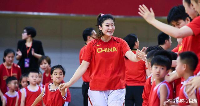 3场热身赛！中国女篮启程奔赴澳洲 12人名单基本确定 郑薇PK五强敌(2)