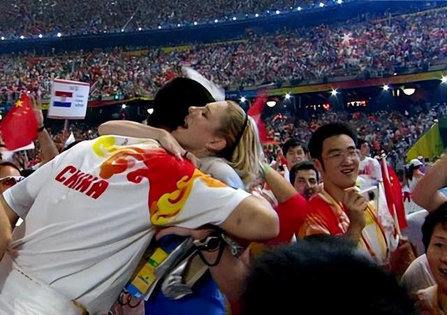 有故事发生？北京奥运会“拥抱门”主角姚明和杰克逊将在悉尼重聚(4)