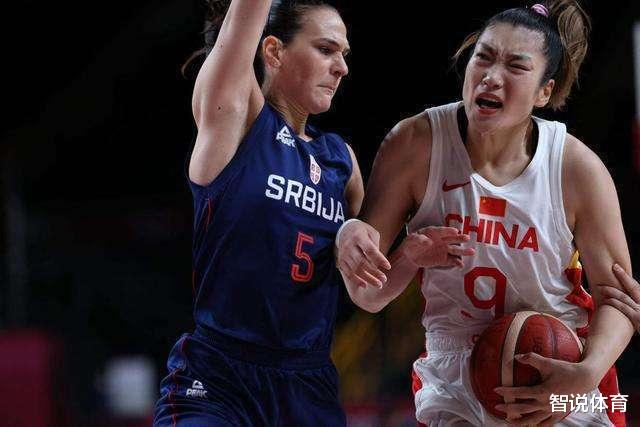 中国女篮与美国比赛结束后，曝3人受美国球探关注，未来有望留洋(2)