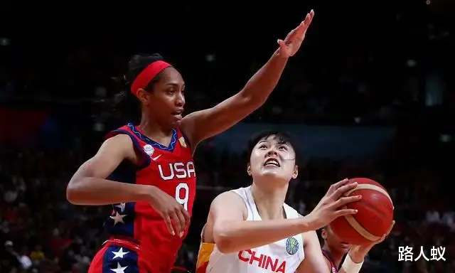 伟大的对手！美国女篮9号球员威尔逊赛后称赞李月汝的表现(3)