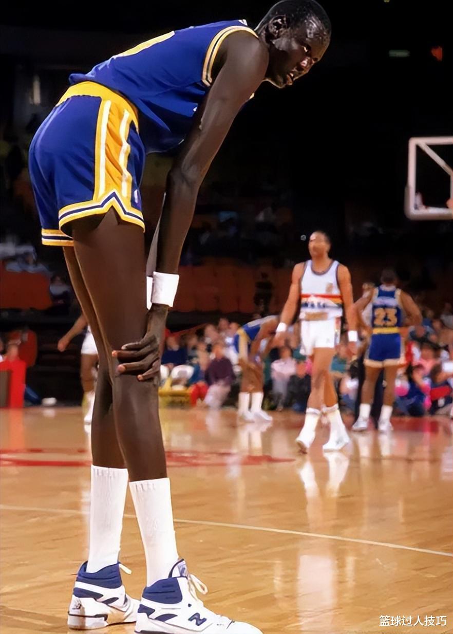 NBA奇特的身体结构：文班亚马穿55码大鞋，伦纳德大腿围度比腰粗(8)