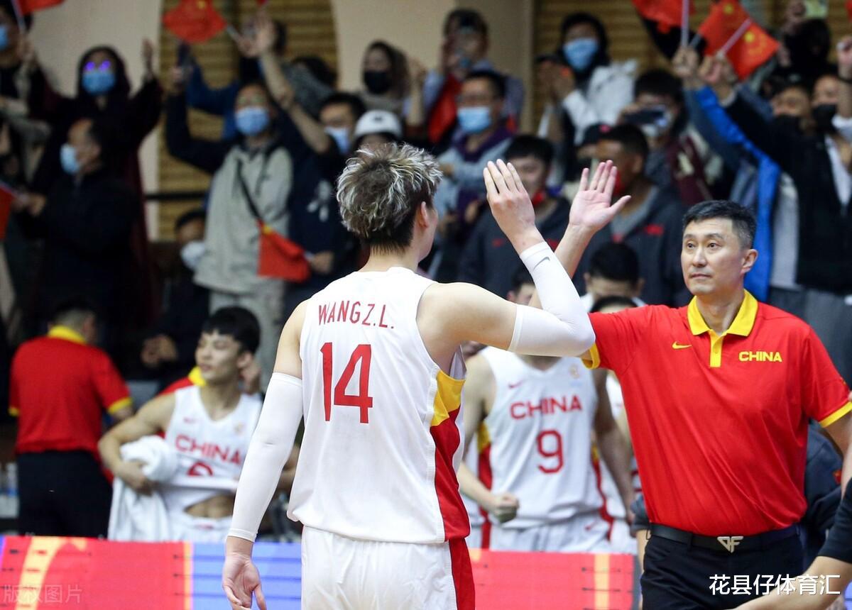 中国男篮险胜捧出大功臣，28岁王哲林如鱼得水，杜锋还下课吗？