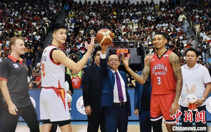 中国驻菲律宾大使馆“欢乐春节”活动走入菲职业篮球联赛(1)
