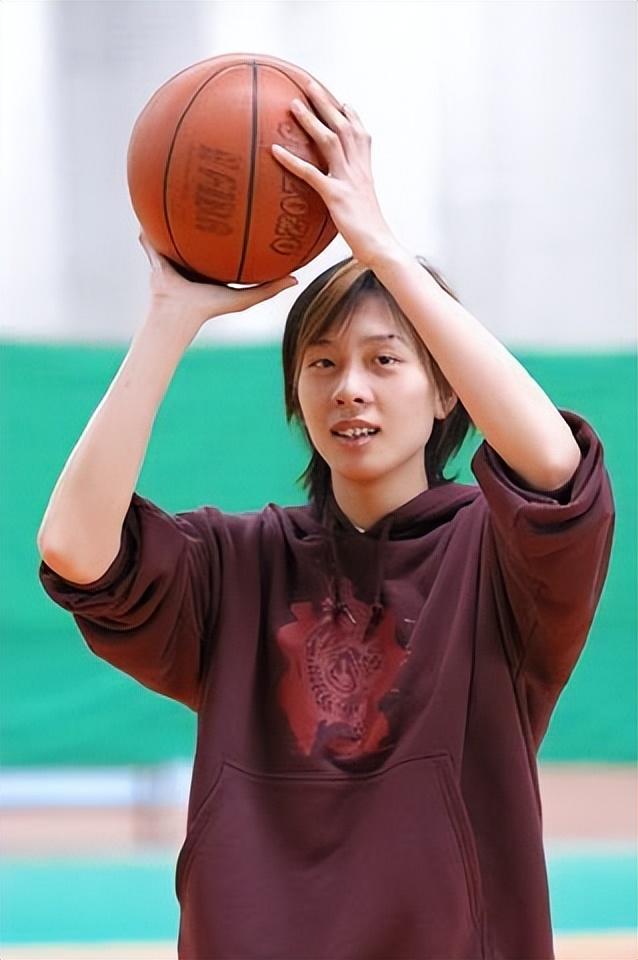 陈鹭芸：绝杀韩国队夺冠，被称女篮大心脏，38岁因癌症去世(6)