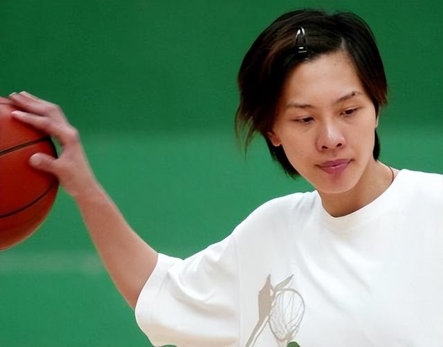 陈鹭芸：绝杀韩国队夺冠，被称女篮大心脏，38岁因癌症去世(12)