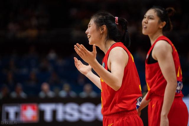 体育局官宣，王思雨获评高级教练职称，女篮仅她1人，超越李梦(4)
