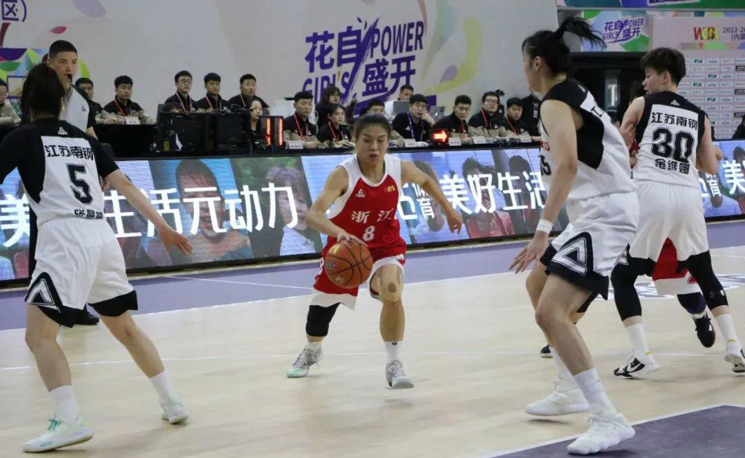 历经3加时女篮史诗级对决，球星爆砍60分仍输球，上海胜新疆进4强(3)