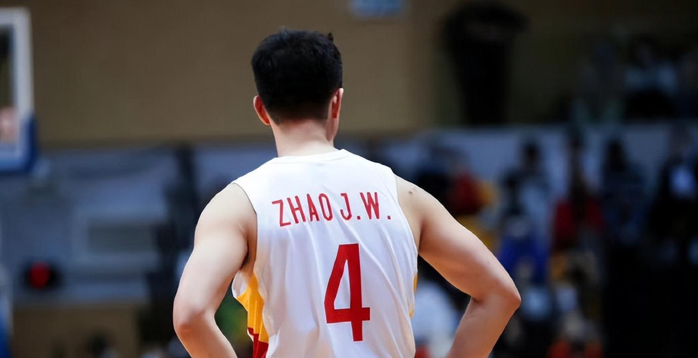 12分8助！在场赢21分，篮球名记：没他中国男篮恐怕要输给伊朗(4)