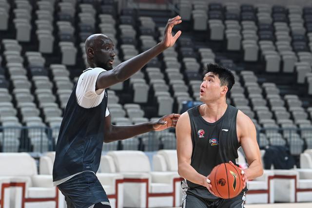（体育）篮球——新疆男篮启用新主场(7)