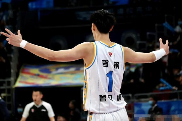 崔永熙和曾凡博季后赛首秀表现出色，中国男篮后继有人了(1)