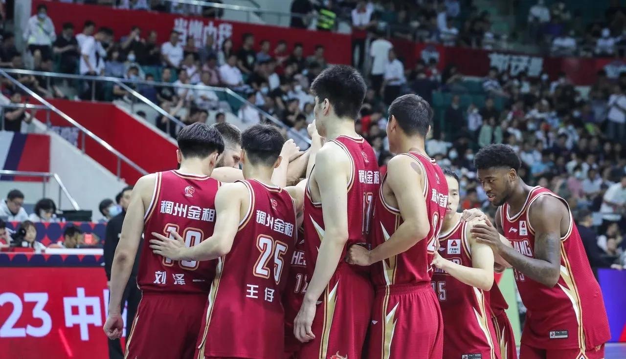  作为CBA联赛的绝对元老级球队之一，横扫广州男篮晋级季后赛4强的浙江男篮，至今