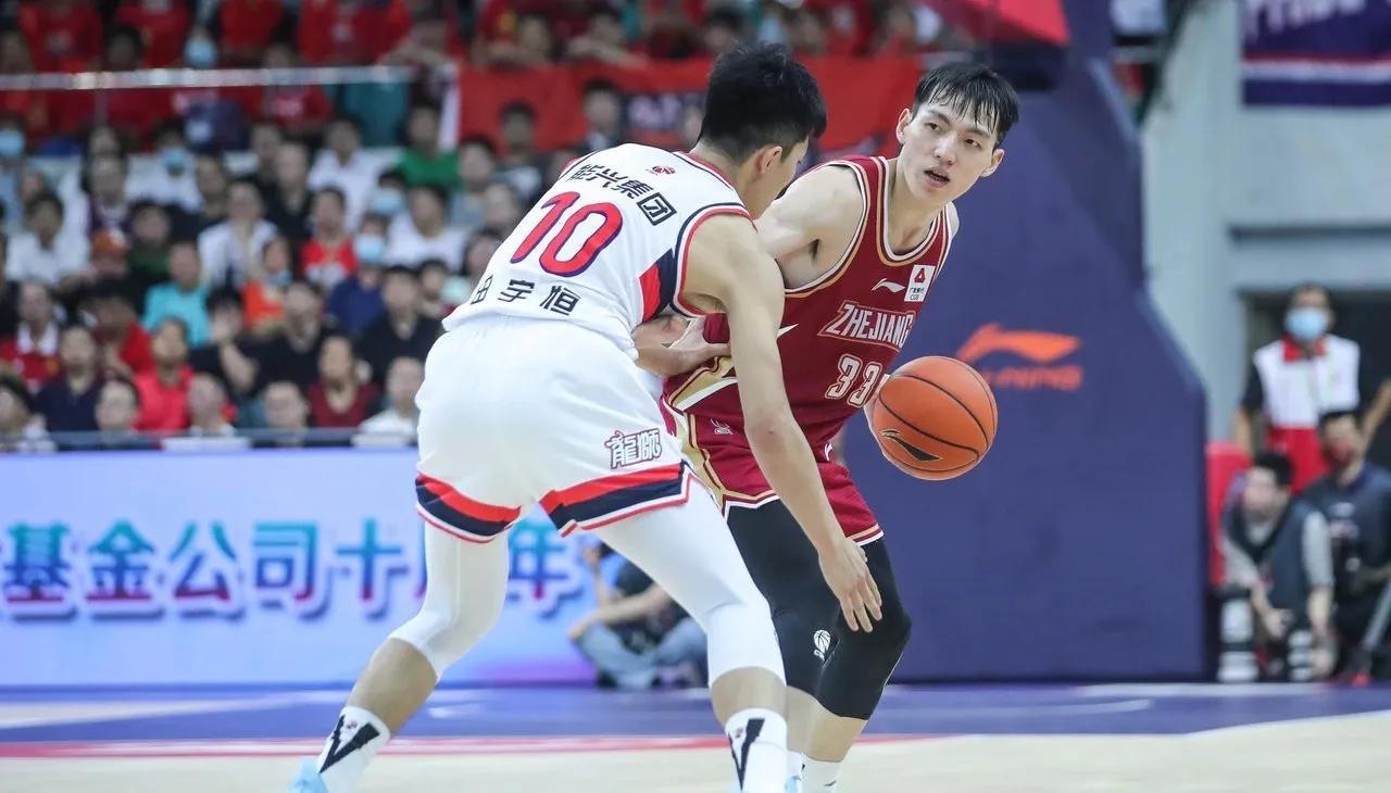  作为CBA联赛的绝对元老级球队之一，横扫广州男篮晋级季后赛4强的浙江男篮，至今(2)
