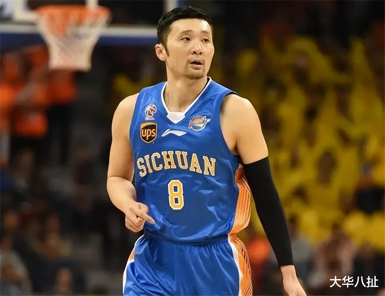中国男篮黄金一代首发五虎现状：有当官的、当教练的，只有他还在坚持(11)
