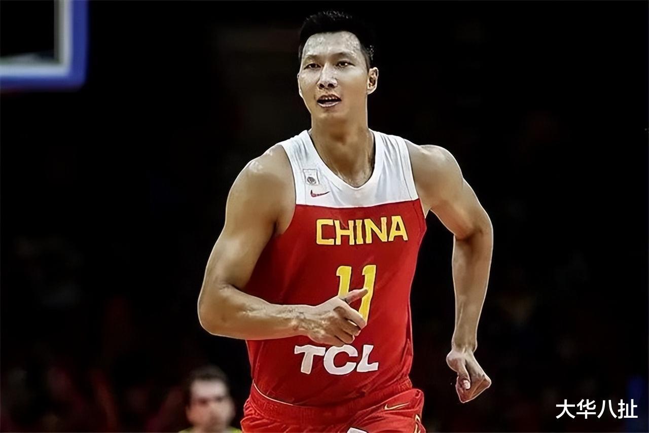 中国男篮黄金一代首发五虎现状：有当官的、当教练的，只有他还在坚持(21)
