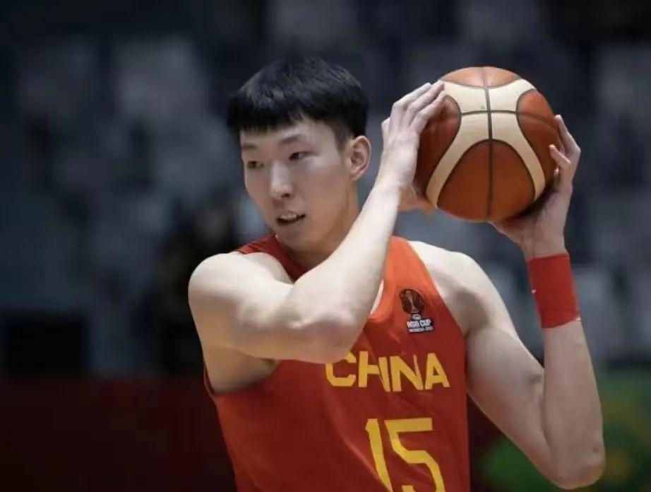 休赛期北京北控男篮之所以成为CBA最受关注的球队之一。主要是因为：
1、关注马布(4)