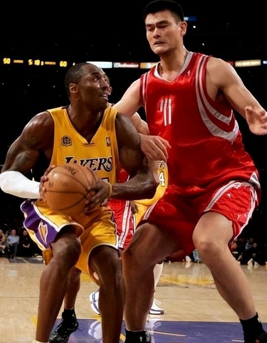 NBA公认肌肉最强5大后卫，科比号称小马龙 费舍尔撞飞詹姆斯(4)