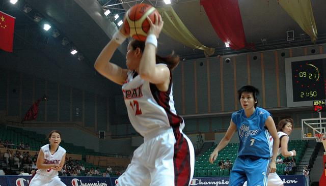 中国台北女篮交锋占优，但菲律宾女篮找回进攻节奏！(1)