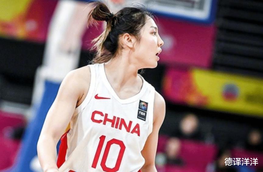抢下11个篮板！中国女篮前锋全力防守，拼出加时胜利！(2)