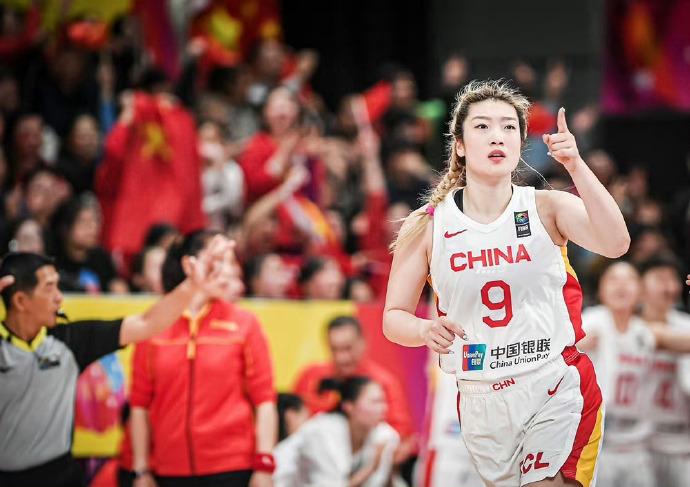 李梦下半场一分钟没歇，末节爆发率队夺冠！
女篮亚洲杯，中国女篮时隔12年重返亚洲