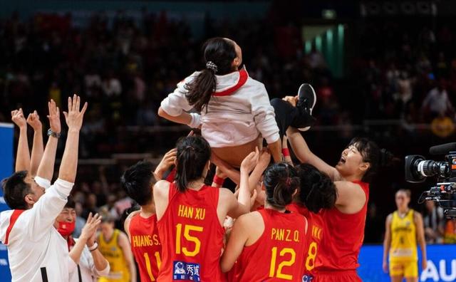 中国女篮时隔12年夺得亚洲杯冠军，日本队五连冠被终止，如何看？(6)