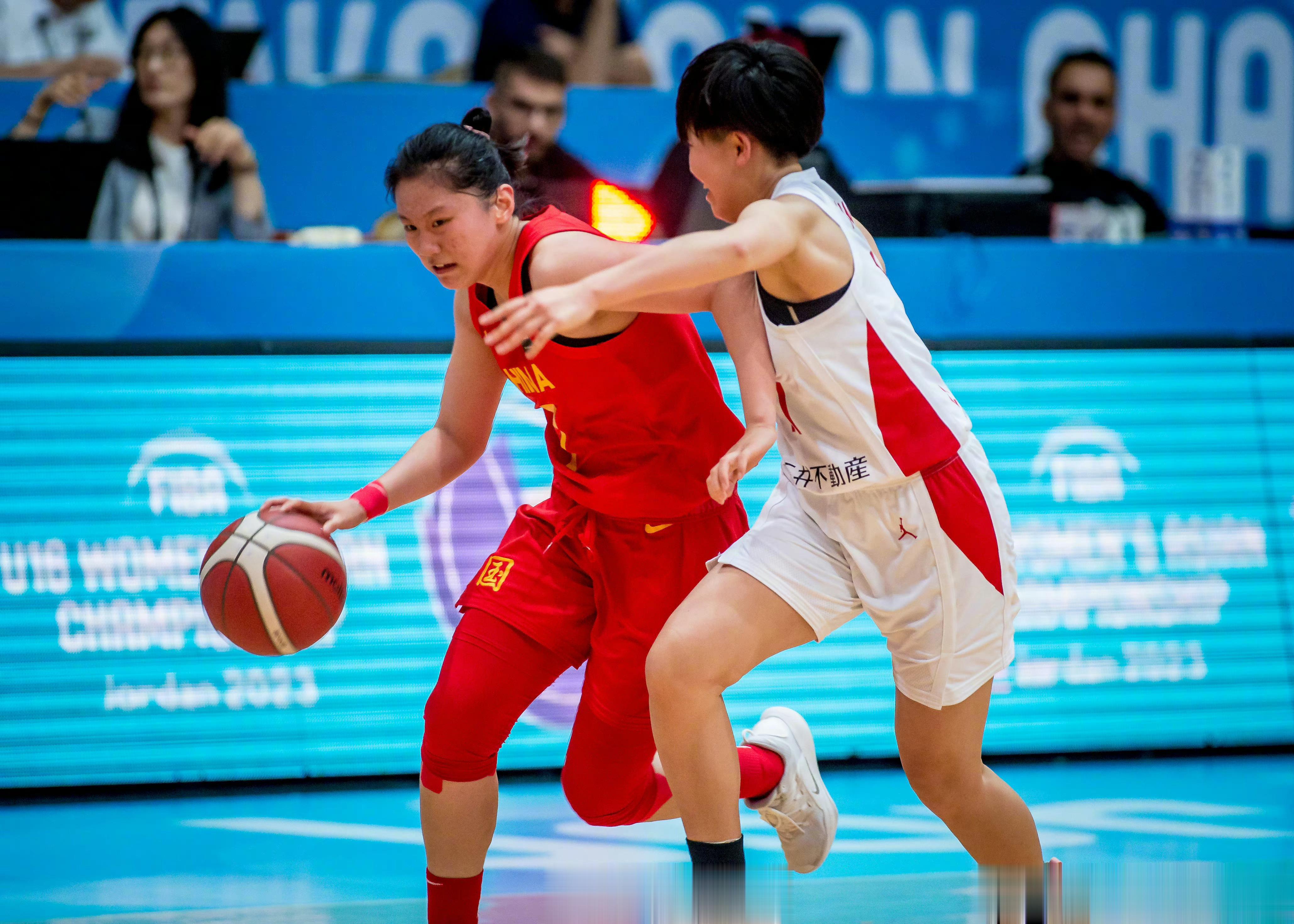 今天结束的一场U16女篮亚青赛小组赛，中国U16国青女篮44比70不敌日本，全队(2)