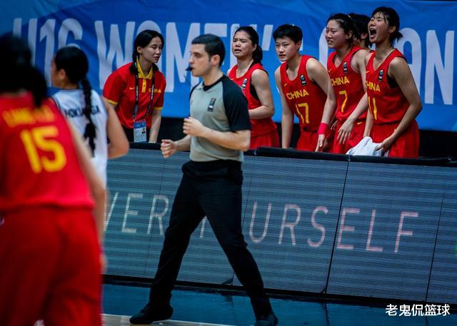 遗憾！中国女篮22分惨败，1胜2负止步小组赛，无缘世界杯，换帅吧(3)