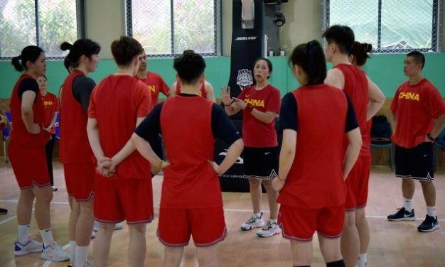 中国女篮再集结备战亚运会！黄思静回归训练亮相