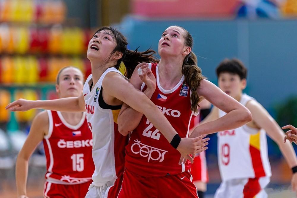 中国女篮U19惨遭3连败小组垫底，从这一结果证明了三个有力的事实！
1，中国的体(1)